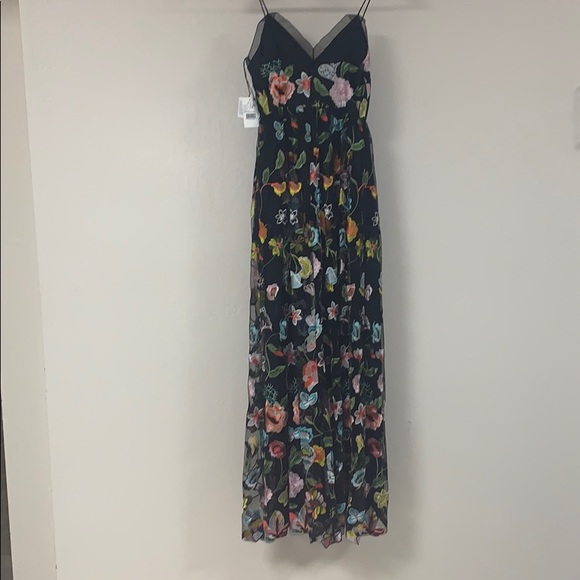BEAUTIFUL Fully Embroidered Floral Gown - Picture 7 of 10